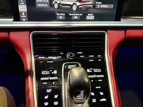 Used 2018 Porsche Panamera 4S image 29