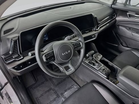 Used 2024 Kia Sportage EX FWD image 2