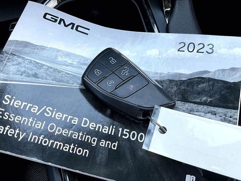 Used 2023 GMC Sierra 1500 AT4 image 15
