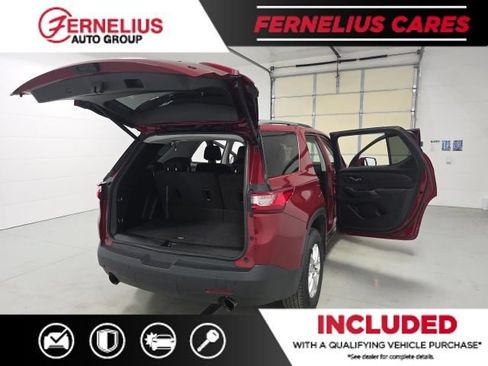 Used 2020 Chevrolet Traverse LT w/ Driver Confidence II Package AWD/4WD image 11