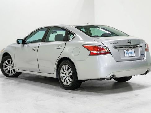 Used 2014 Nissan Altima 2.5 S w/ Display Audio Package FWD image 24