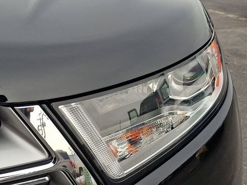 Used 2018 Ford Edge SEL w/ Equipment Group 201A image 9