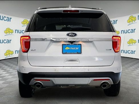 Used 2016 Ford Explorer XLT w/ Equipment Group 201A AWD/4WD image 5