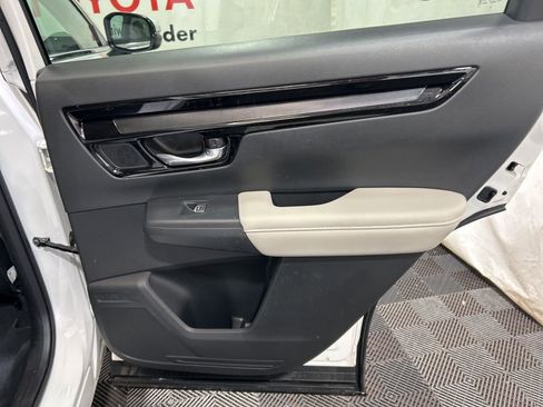 Used 2025 Honda CR-V EX-L image 14