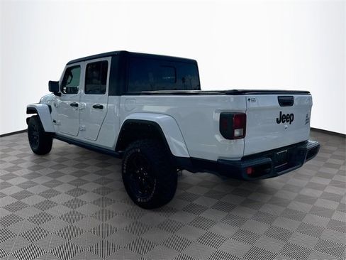 Used 2021 Jeep Gladiator Willys image 5
