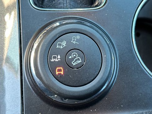 Used 2017 Ford Explorer Limited image 25