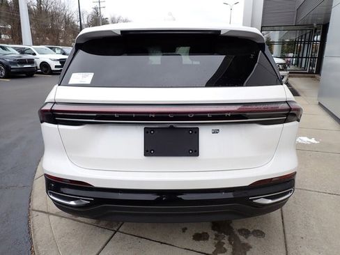 New 2026 Lincoln Nautilus Premier image 11