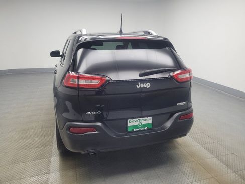Used 2018 Jeep Cherokee Latitude Plus w/ Cold Weather Group image 6