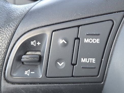 Used 2013 Kia Forte EX image 29