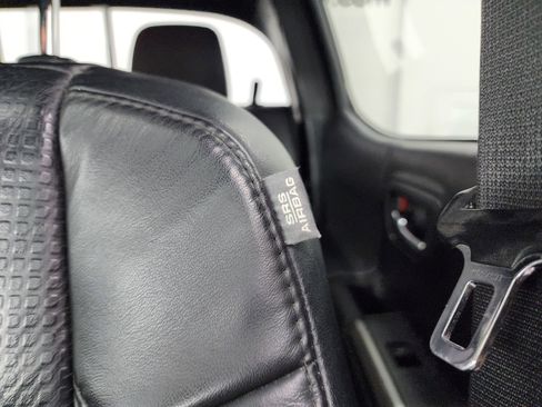 Used 2019 Toyota Tacoma Limited image 41