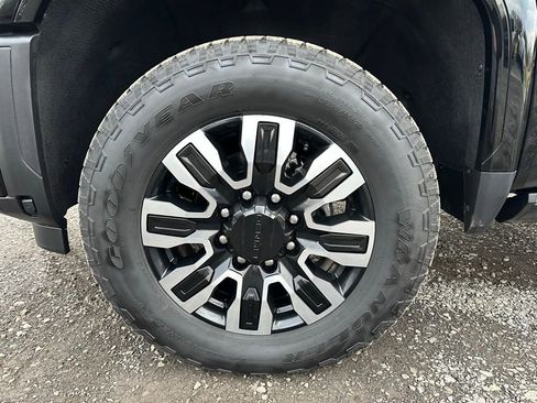 Used 2025 GMC Sierra 3500 Denali Ultimate image 12