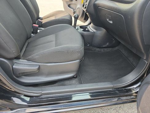 Used 2016 Nissan Versa S FWD image 28