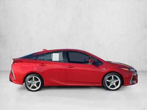 Used 2019 Toyota Prius Prime Premium FWD image 4