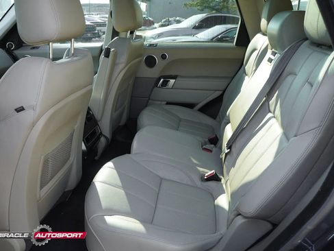 Used 2014 Land Rover Range Rover Sport HSE image 23
