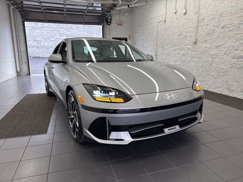 Used 2023 Hyundai Ioniq 6 SEL image 2