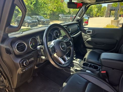 Used 2021 Jeep Wrangler Unlimited Sahara w/ Cold Weather Group AWD/4WD image 10