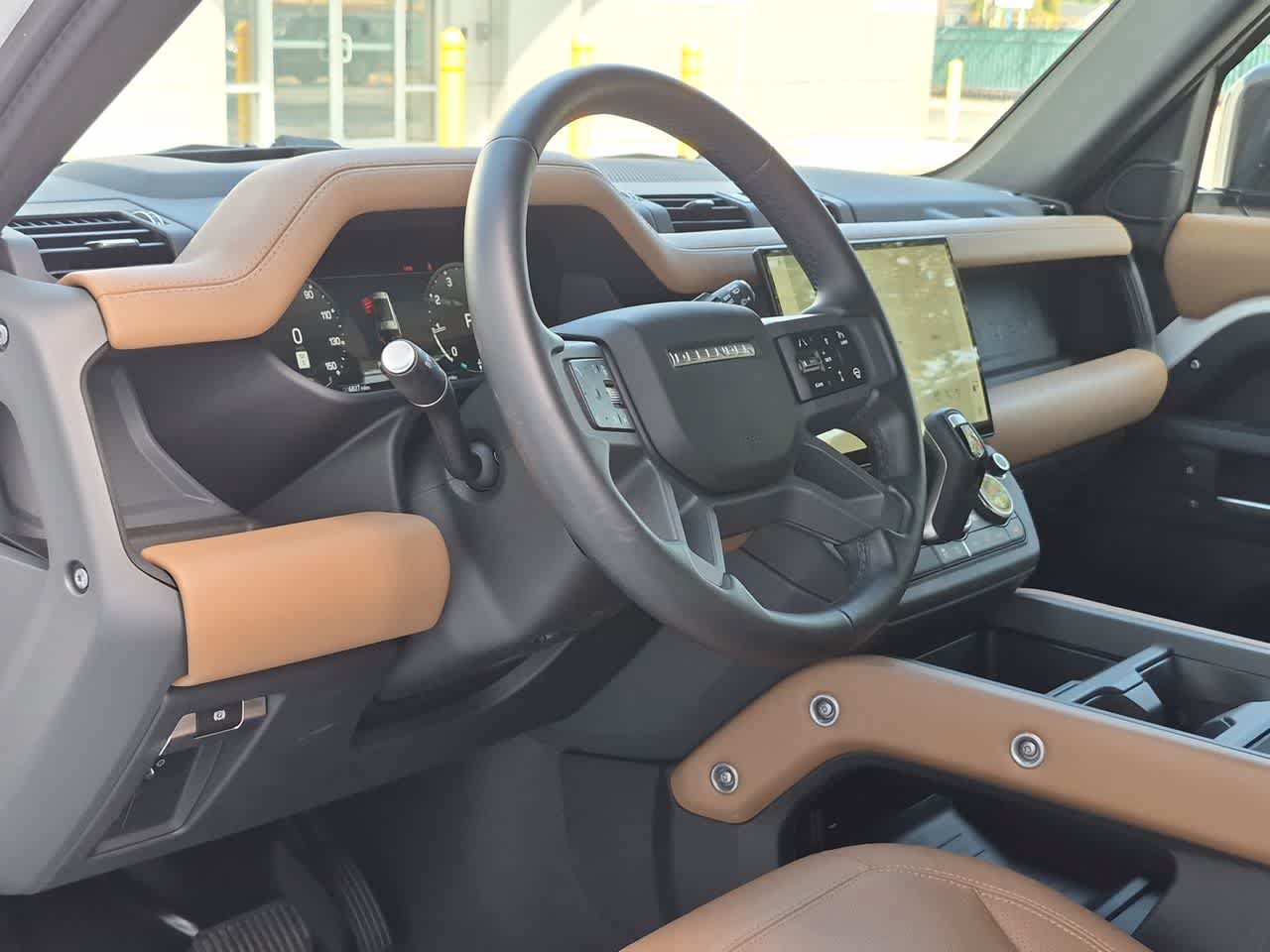 Used 2026 Land Rover Defender 130 X-Dynamic SE AWD/4WD image 10