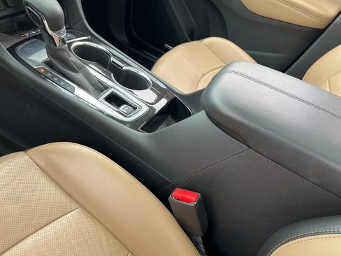 Used 2022 Chevrolet Equinox Premier image 20