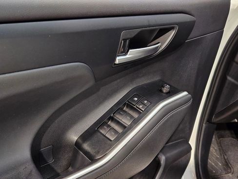 Certified 2025 Toyota Highlander XLE image 21