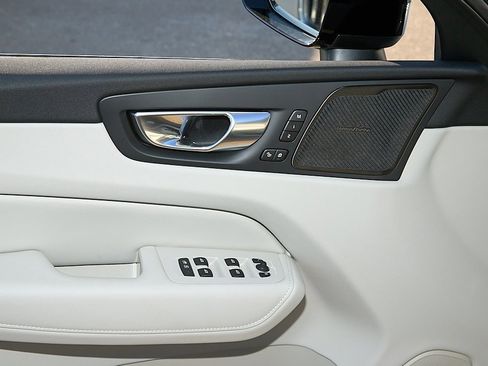 New 2026 Volvo XC60 T8 Ultra w/ Protection Package Premier image 10