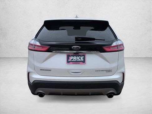Used 2019 Ford Edge Titanium image 6