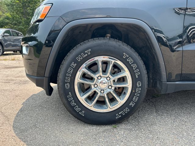 Used 2018 Jeep Grand Cherokee Laredo AWD/4WD image 11