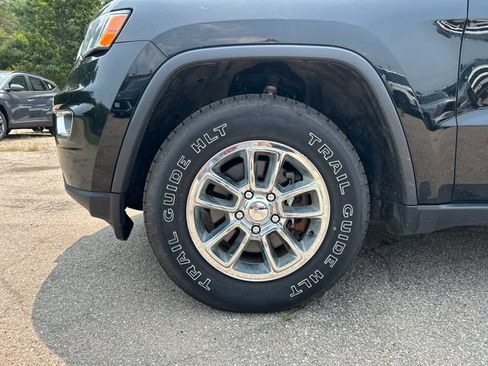Used 2018 Jeep Grand Cherokee Laredo AWD/4WD image 11