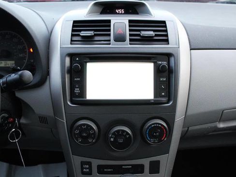 Used 2013 Toyota Corolla L image 17