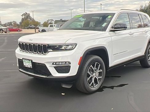 New 2025 Jeep Grand Cherokee Limited w/ Trailer Tow Package image 7