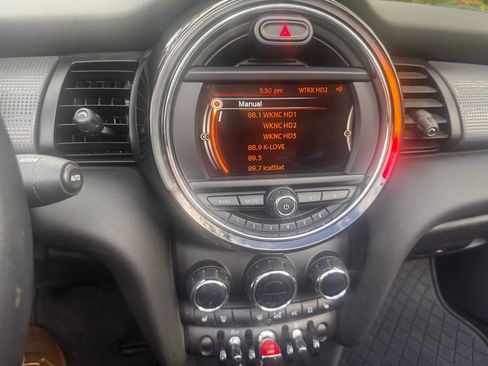 Used 2016 MINI Cooper Convertible image 23