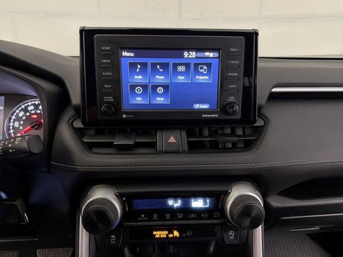 Used 2022 Toyota RAV4 LE AWD/4WD image 15