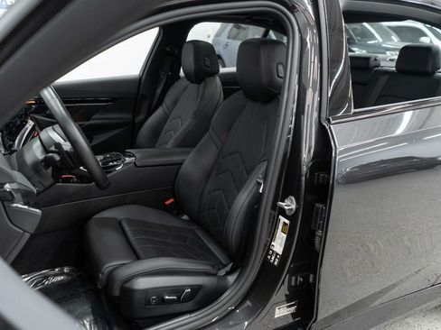 Used 2026 BMW 530i xDrive AWD/4WD image 9