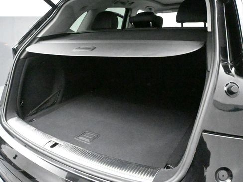 Used 2022 Audi Q5 2.0T Prestige image 11