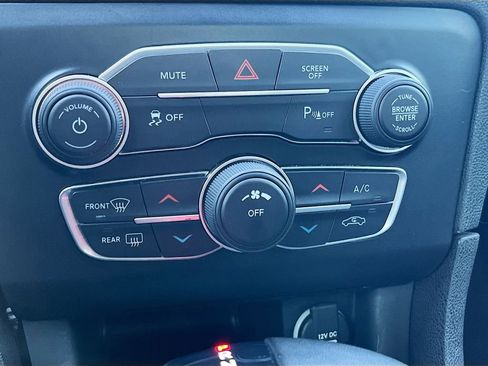 Used 2023 Dodge Charger SXT RWD image 15