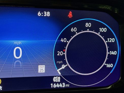 Used 2024 Volkswagen Atlas Peak Edition SEL image 9