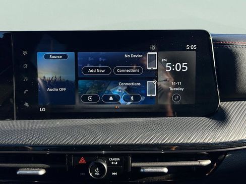 Used 2025 Nissan Kicks SR image 17