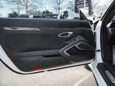 Used 2014 Porsche 911 Turbo S image 16