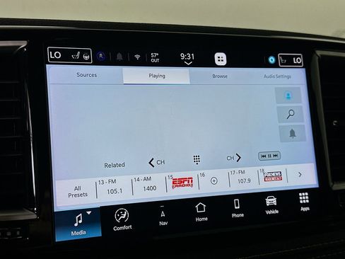 Used 2023 Chrysler Pacifica Limited FWD image 33