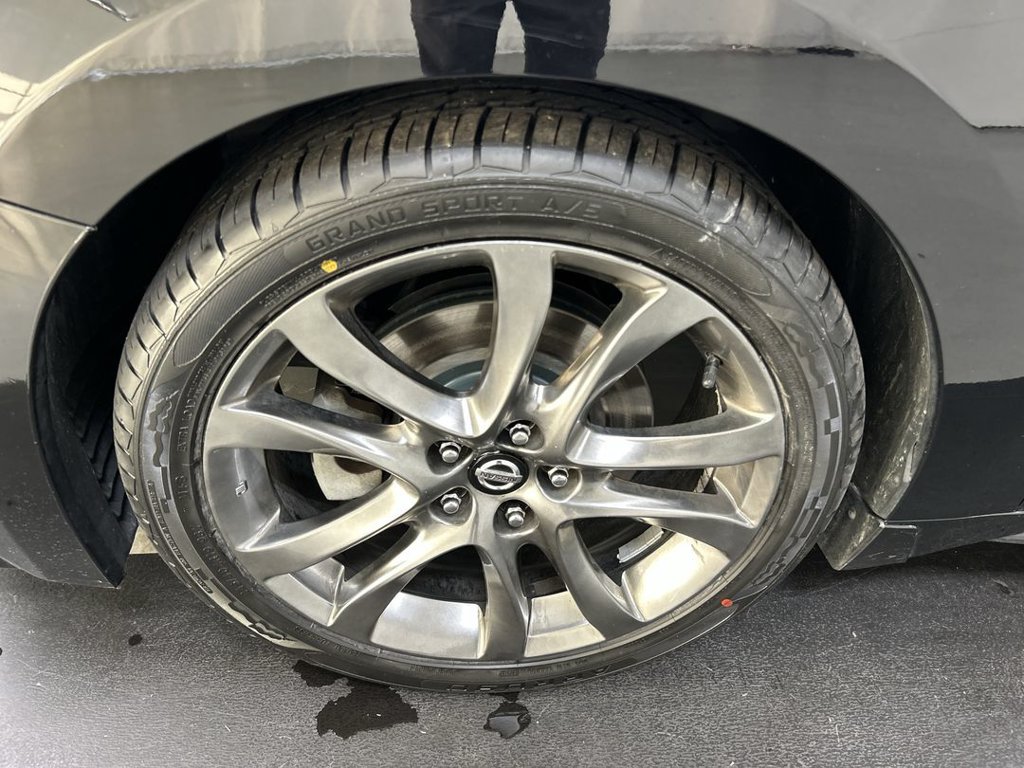 Used 2020 Nissan Maxima SR w/ Sport Mat Group FWD image 8