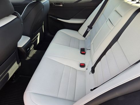 Used 2023 Lexus IS 500 image 42