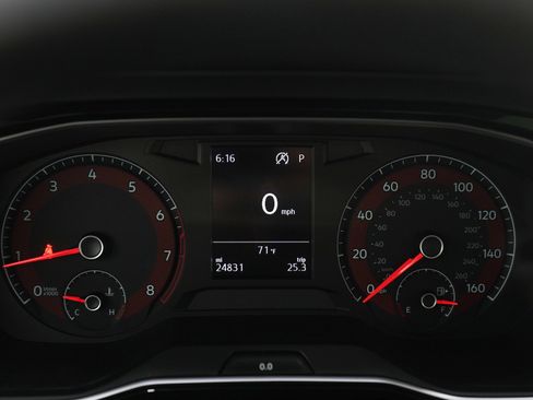 Used 2020 Volkswagen Jetta SE w/ SE Cold Weather Package image 23