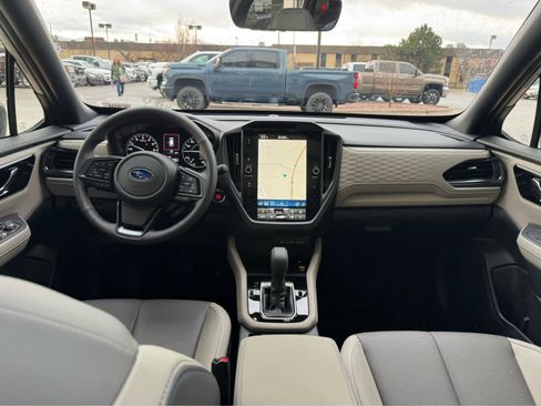 Used 2025 Subaru Forester Limited image 27