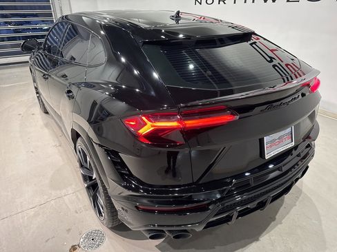 Used 2024 Lamborghini Urus S image 10