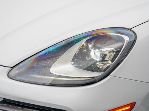 Used 2019 Porsche Cayenne S image 30