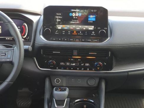Certified 2023 Nissan Rogue Platinum w/ Platinum Premium Package FWD image 18