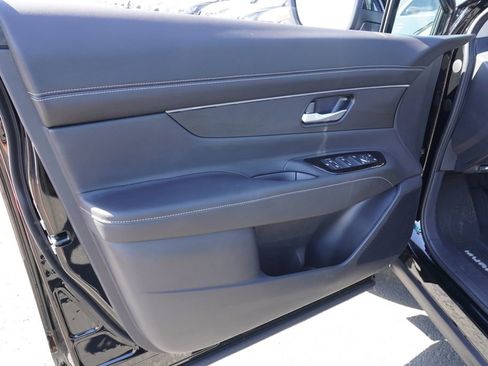 Certified 2025 Nissan Murano SV image 14