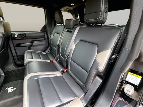 Used 2025 Ford Bronco Outer Banks AWD/4WD image 21