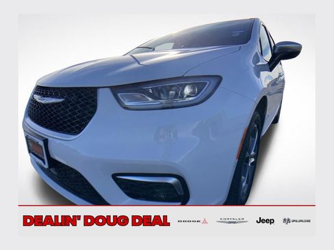 New 2026 Chrysler Pacifica Pinnacle image 1