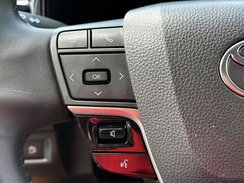 Used 2025 Toyota Camry XLE FWD image 22