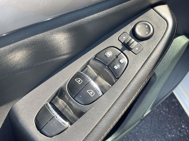 Used 2020 Nissan Maxima SR w/ Illumination Package FWD image 15